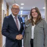 Jule Cooper aus Langenberg leitet als Präsidentin den Jugendlandtag.