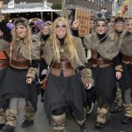 Die Weiber sind los! Bunt, bissig und wetterfest